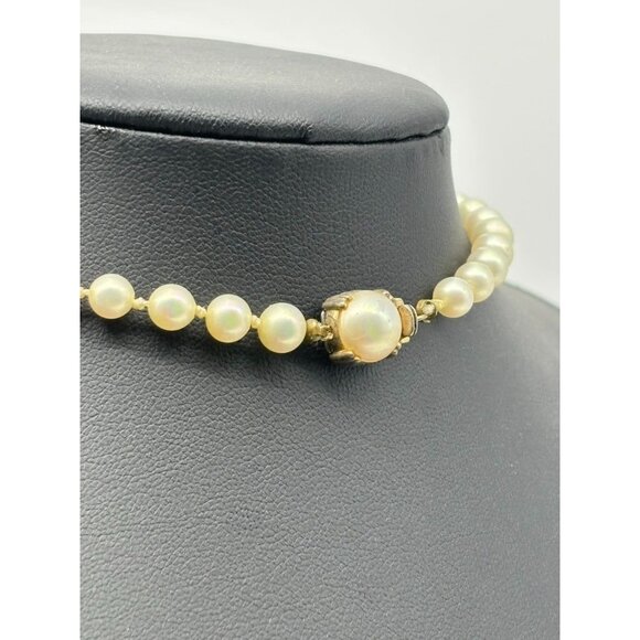 Ciner Single Strand Graduated Faux Pearl Necklace With Faux Pearl Clasp, Signed - Picture 7 of 9
